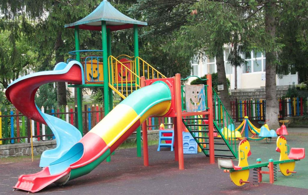 Yard and play facilities for children